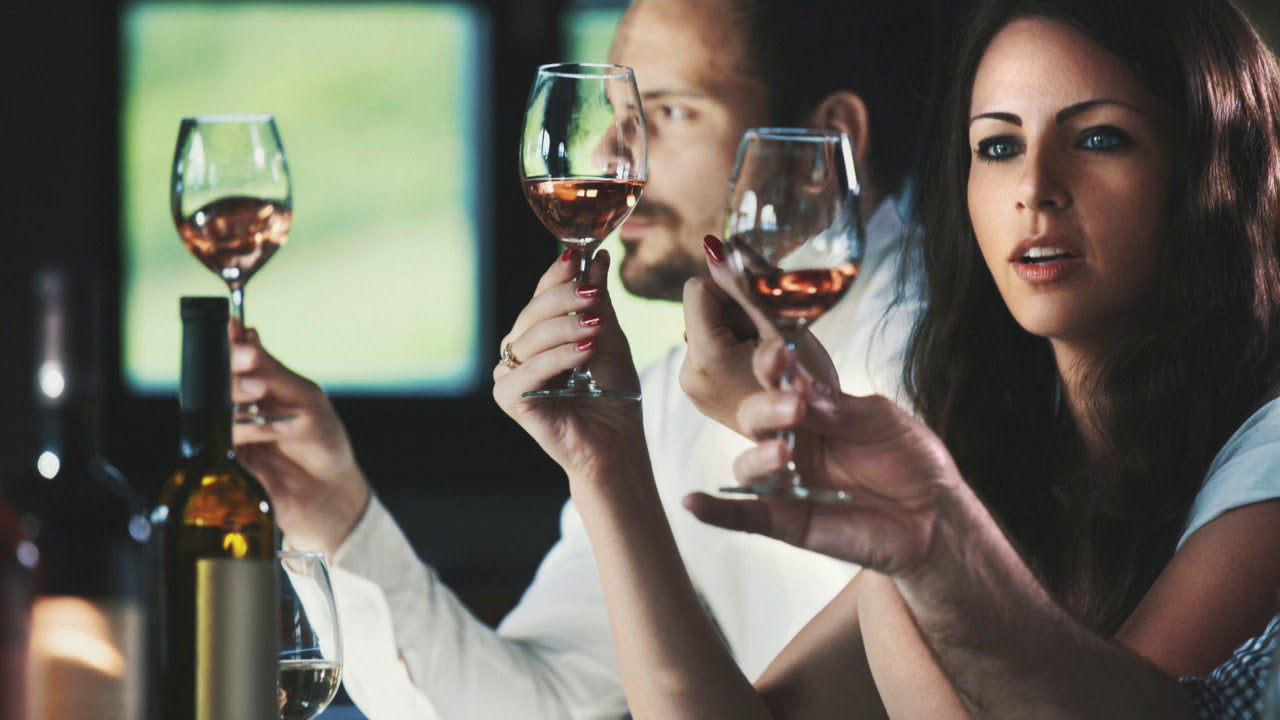 Aprende sobre la industria vinícola: Consejos para disfrutar de los vinos portugueses